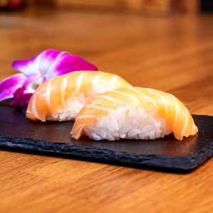 Nigiri με σολομό